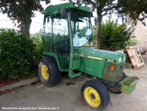 Tracteur agricole John Deere 955A