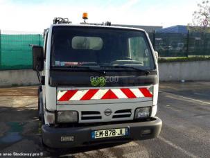 Benne à ordure ménagères Nissan Cabstar