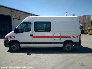 Fourgon avec parois et toit rigide Renault Master