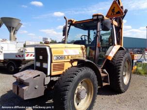 Tracteur agricole Massey Ferguson 3065