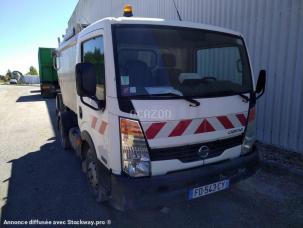 Benne à ordure ménagères Nissan Cabstar