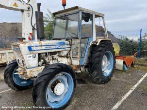 Tracteur agricole Ford 7600F