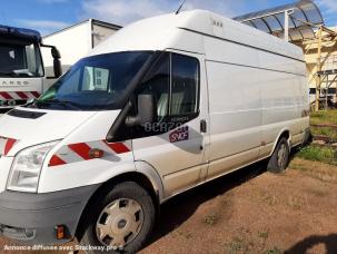 Fourgon avec parois et toit rigide Ford Transit