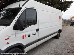 Fourgon avec parois et toit rigide Renault Master