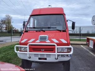 Fourgon avec parois et toit rigide Renault B110