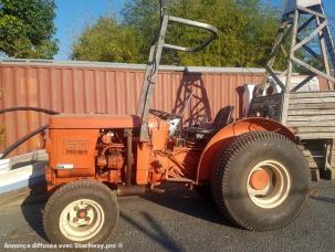 Tracteur agricole Renault R50