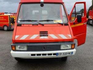 Fourgon avec parois et toit rigide Renault Master