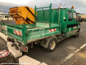 Fourgon avec parois et toit rigide Iveco 35C12