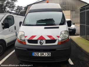 Fourgon avec parois et toit rigide Renault Trafic