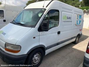 Fourgon avec parois et toit rigide Renault Master