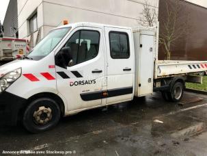 Fourgon avec parois et toit rigide Renault Master