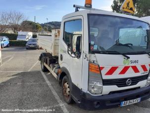 Benne basculante de chantier et de TP Nissan Cabstar