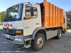 Benne à ordure ménagères Mercedes Atego