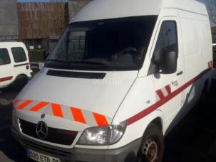 Fourgon avec parois et toit rigide Mercedes Sprinter