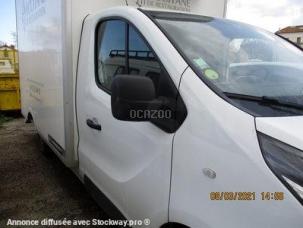 Fourgon avec parois et toit rigide Renault Trafic