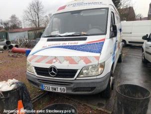 Fourgon avec parois et toit rigide Mercedes Sprinter