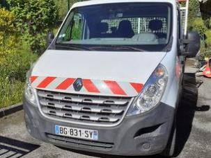 Fourgon avec parois et toit rigide Renault Master