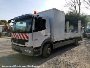 Fourgon avec parois et toit rigide Mercedes Atego