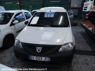 Fourgon avec parois et toit rigide Dacia Logan