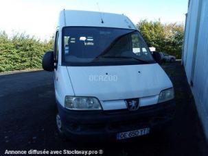 Fourgon avec parois et toit rigide Peugeot Boxer