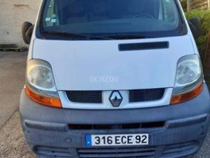 Fourgon avec parois et toit rigide Renault Trafic