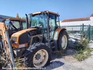 Autre Renault Ares550