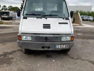 Fourgon bâché avec parois rigides Renault B70
