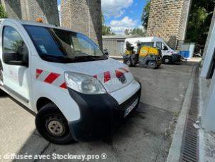 Fourgon avec parois et toit rigide Peugeot Bipper