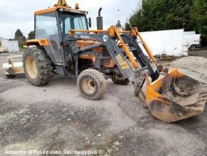 Tracteur agricole Renault