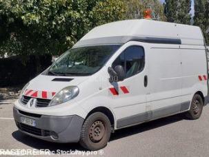 Fourgon avec parois et toit rigide Renault Trafic