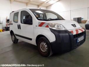 Fourgon avec parois et toit rigide Peugeot Bipper