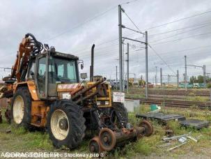 Tracteur agricole Renault R7922