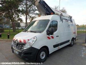 Fourgon avec parois et toit rigide Renault Master