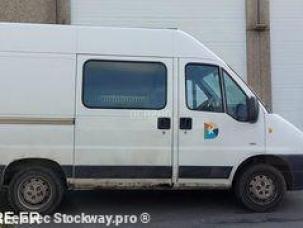 Fourgon avec parois et toit rigide Peugeot Boxer