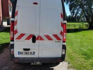 Fourgon avec parois et toit rigide Renault Trafic