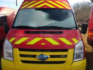 Fourgon avec parois et toit rigide Ford Transit