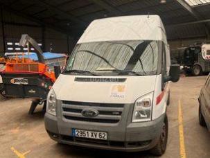 Fourgon avec parois et toit rigide Ford Transit