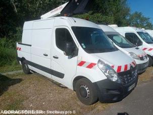 Fourgon avec parois et toit rigide Renault Master