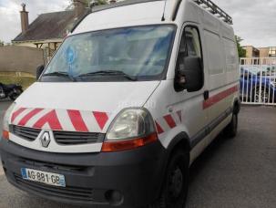 Fourgon avec parois et toit rigide Renault Master