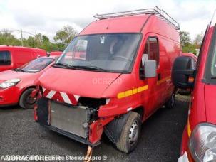 Fourgon avec parois et toit rigide Peugeot Boxer