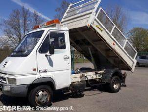 Fourgon avec parois et toit rigide Renault B80 BENNE 3.5 tonnes