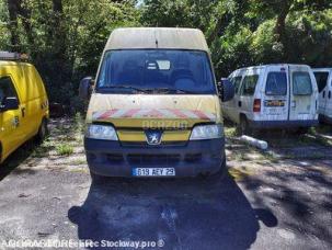 Fourgon avec parois et toit rigide Peugeot Boxer