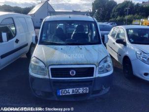 Fourgon avec parois et toit rigide Fiat DOBLO