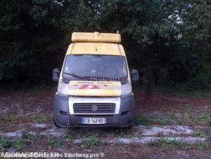 Fourgon avec parois et toit rigide Fiat Ducato