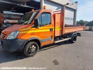 Fourgon avec parois et toit rigide Iveco 35C12