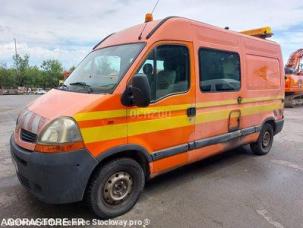 Fourgon avec parois et toit rigide Renault Master