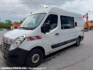 Fourgon avec parois et toit rigide Renault Master