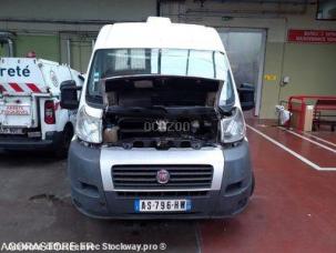 Fourgon avec parois et toit rigide Fiat Ducato