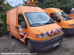 Fourgon avec parois et toit rigide Citroën Jumper