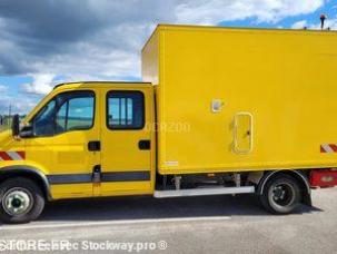 Fourgon avec parois et toit rigide Iveco